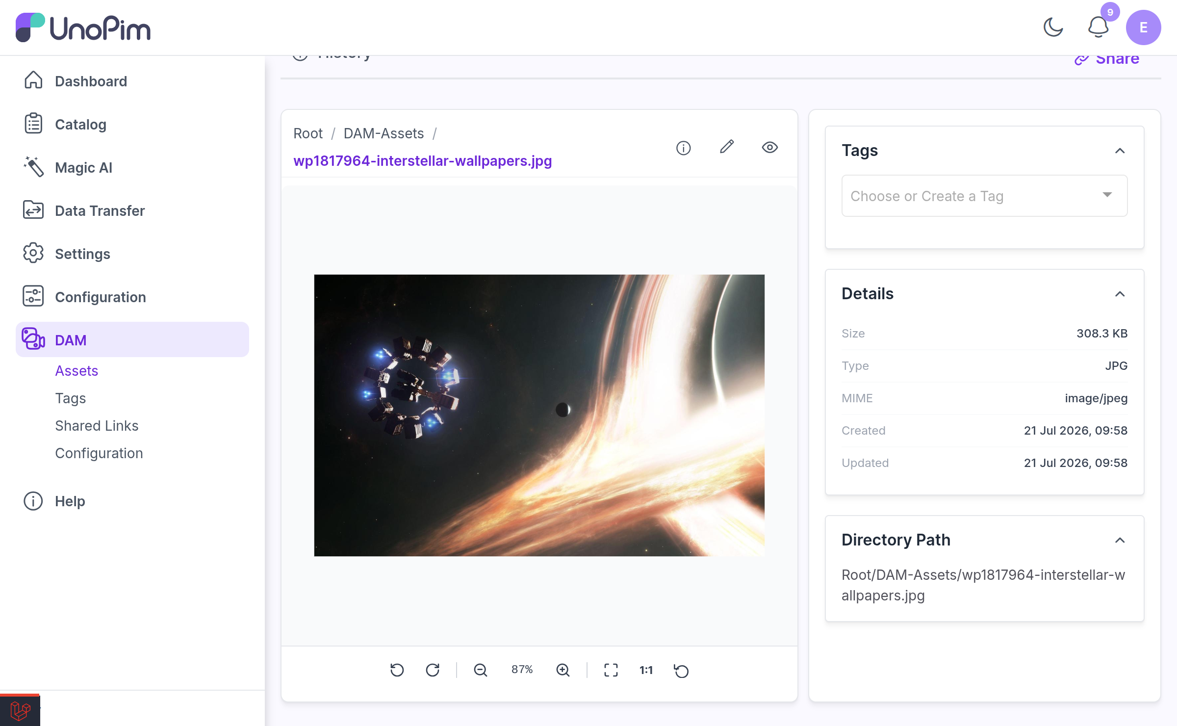 Image preview with the zoom, fit, actual size, rotate and reset controls visible in the viewer toolbar